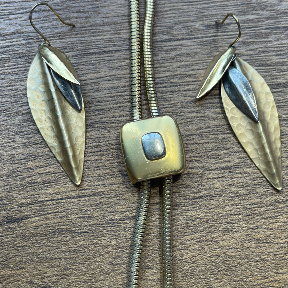 Vintage mixed metal Bolo and earrings. Unbranded pair. Adjustable bolo.